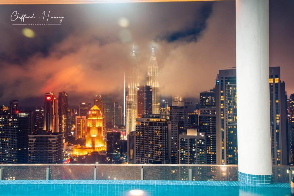 The Colony By Infinitum Best Pool View Klcc Trx Merdeka 118 Kl Tower Куала-Лумпур Экстерьер фото