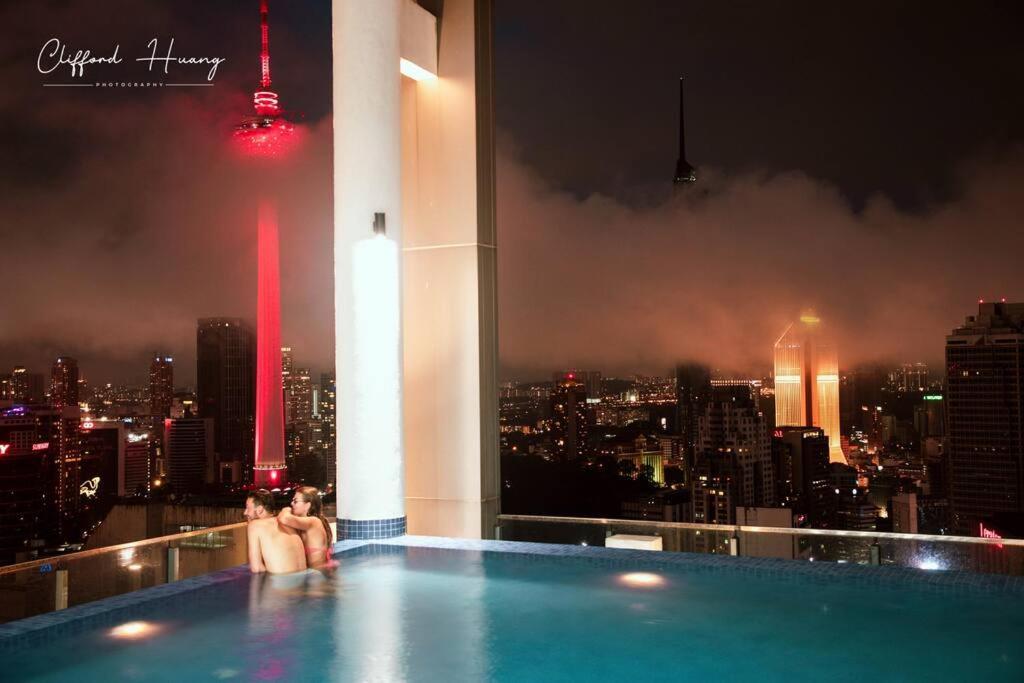 The Colony By Infinitum Best Pool View Klcc Trx Merdeka 118 Kl Tower Куала-Лумпур Экстерьер фото